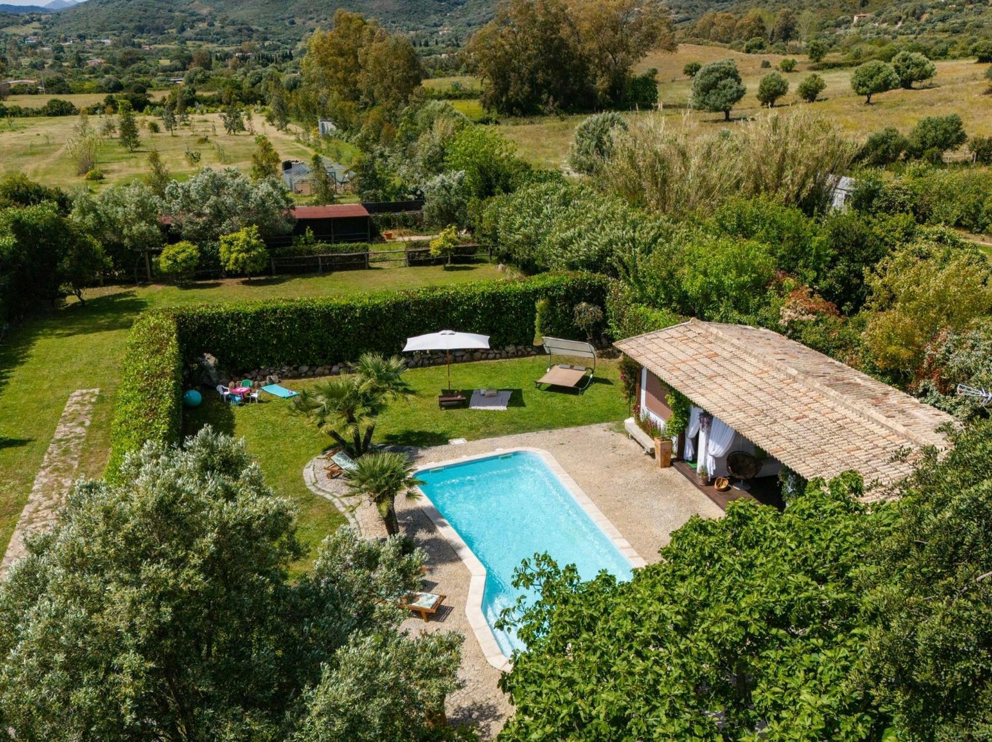 Villa Niloan Olbia Exteriör bild